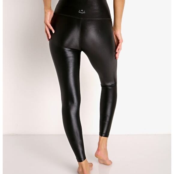 BEYOND‎ YOGA Sportgloss High-Waisted Midi Legging. Black. XS - Picture 9 of 10